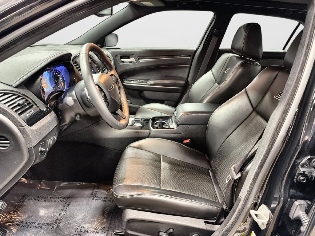 Used 2023 Chrysler 300 S w/ Comfort Group RWD image 18