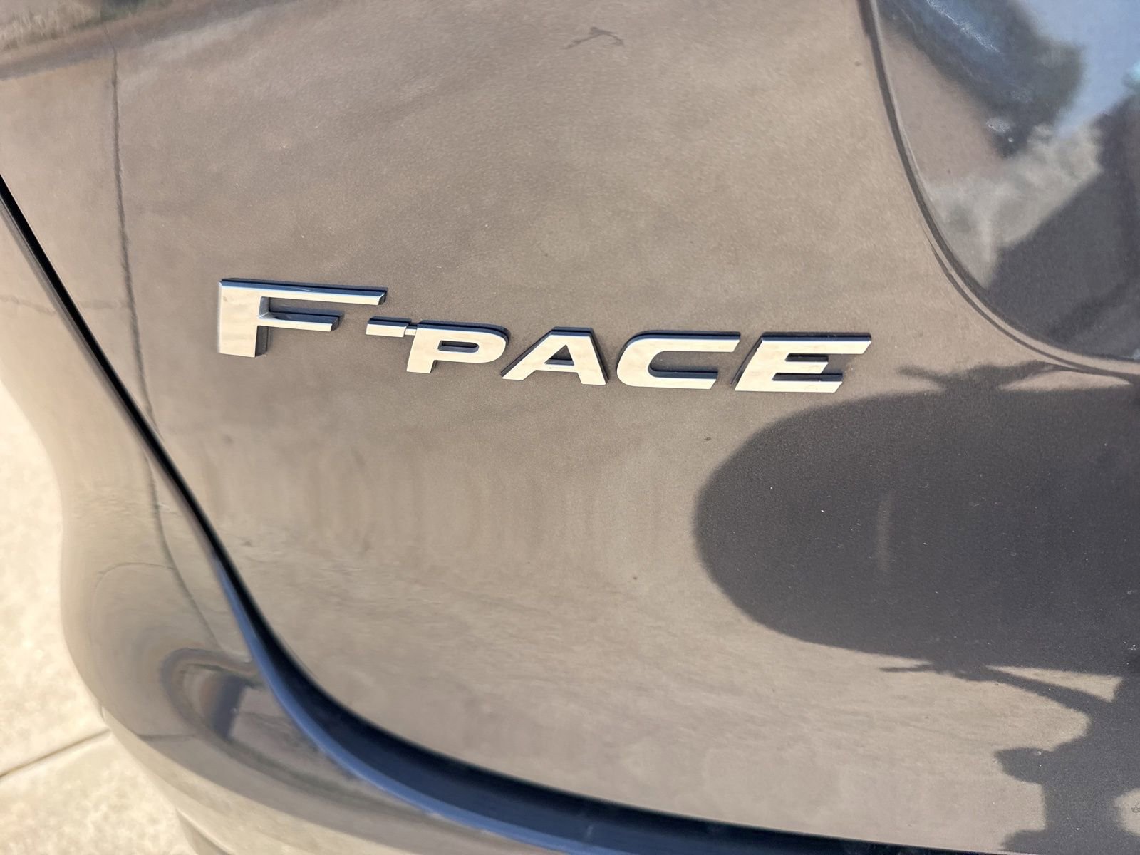 Used 2023 Jaguar F-PACE S image 9