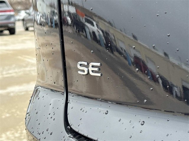 Used 2025 Volkswagen Atlas Cross Sport SE image 4