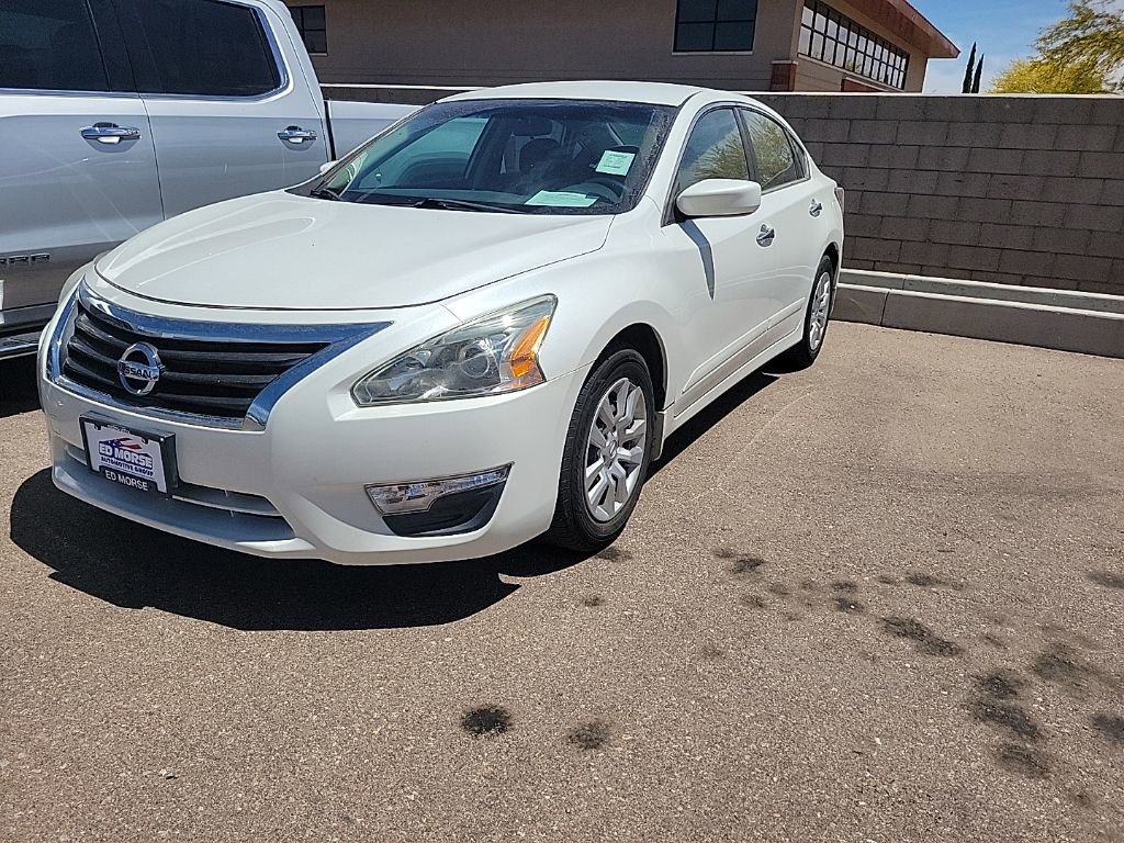 Used 2014 Nissan Altima 2.5 S w/ Display Audio Package FWD image 3