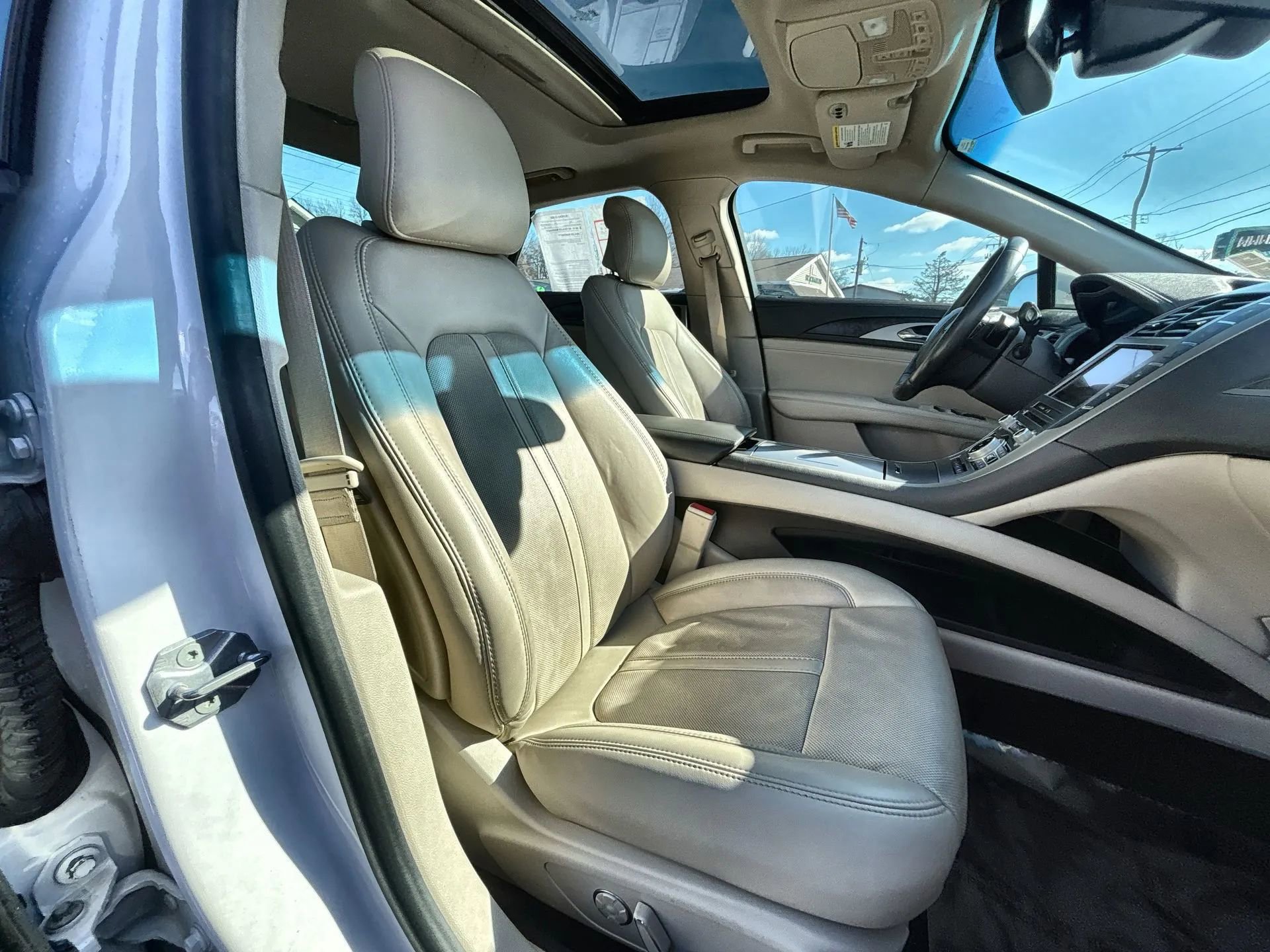 Used 2019 Lincoln MKZ Reserve image 26