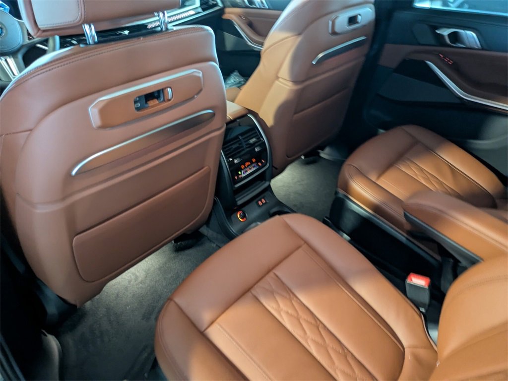 New 2026 BMW X7 M60i image 8