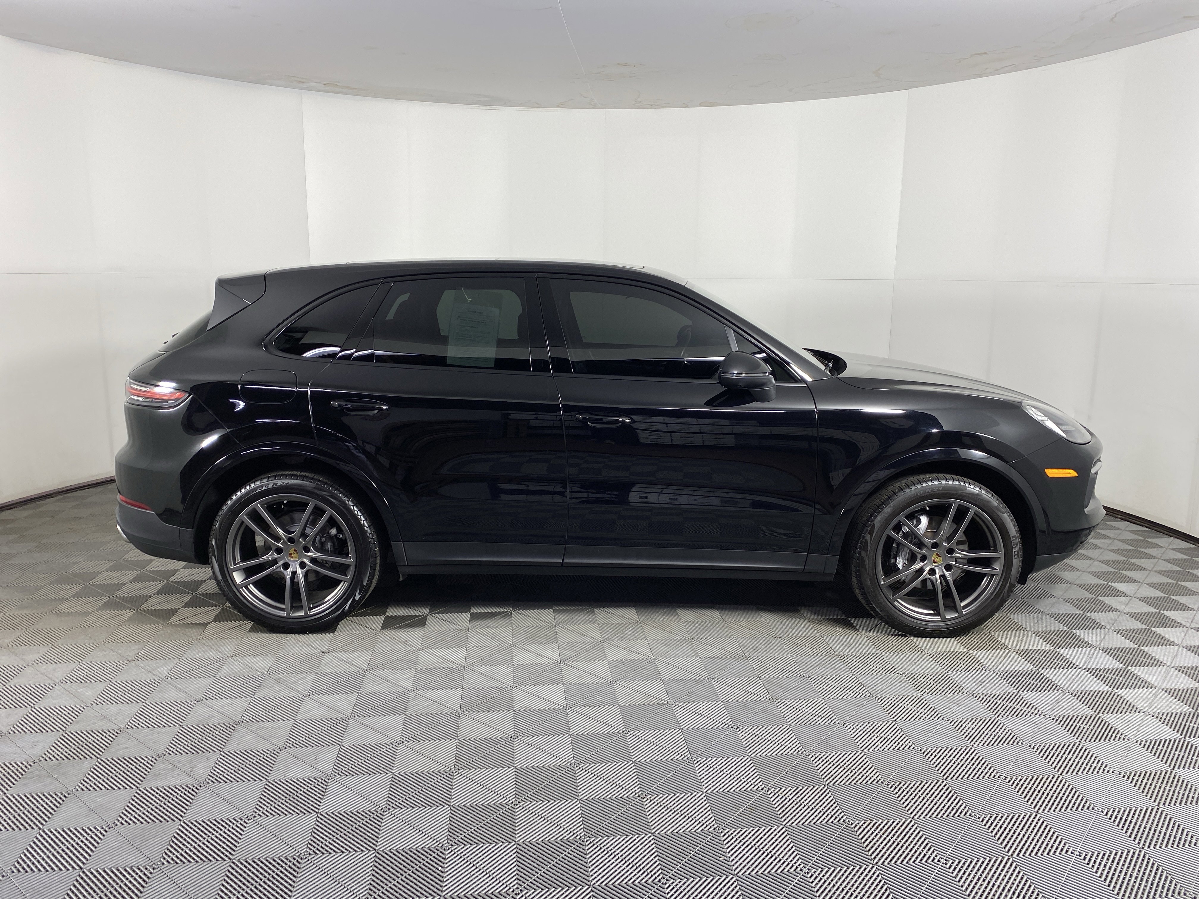Used 2020 Porsche Cayenne image 8