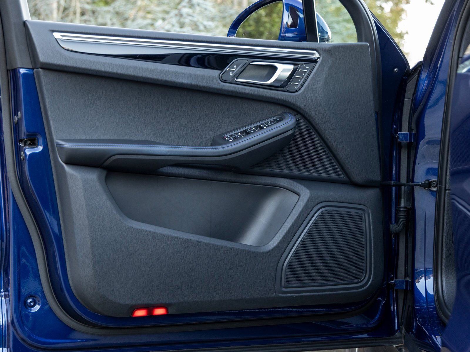 Certified 2024 Porsche Macan image 21