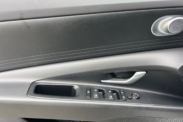 New 2026 Hyundai Elantra SE FWD image 10