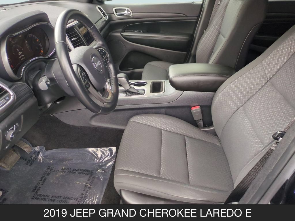 Used 2019 Jeep Grand Cherokee Laredo RWD image 14