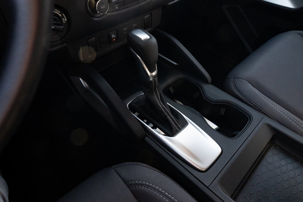 Used 2025 Nissan Frontier SV image 16