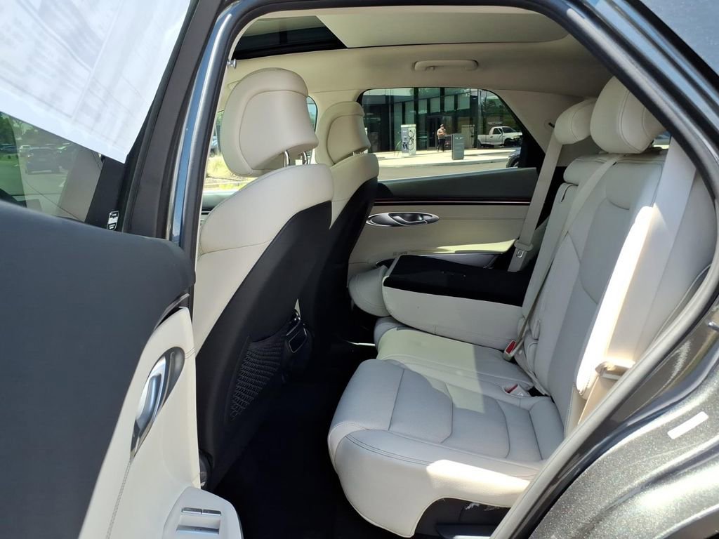 New 2026 Genesis GV70 2.5T Select AWD/4WD image 10