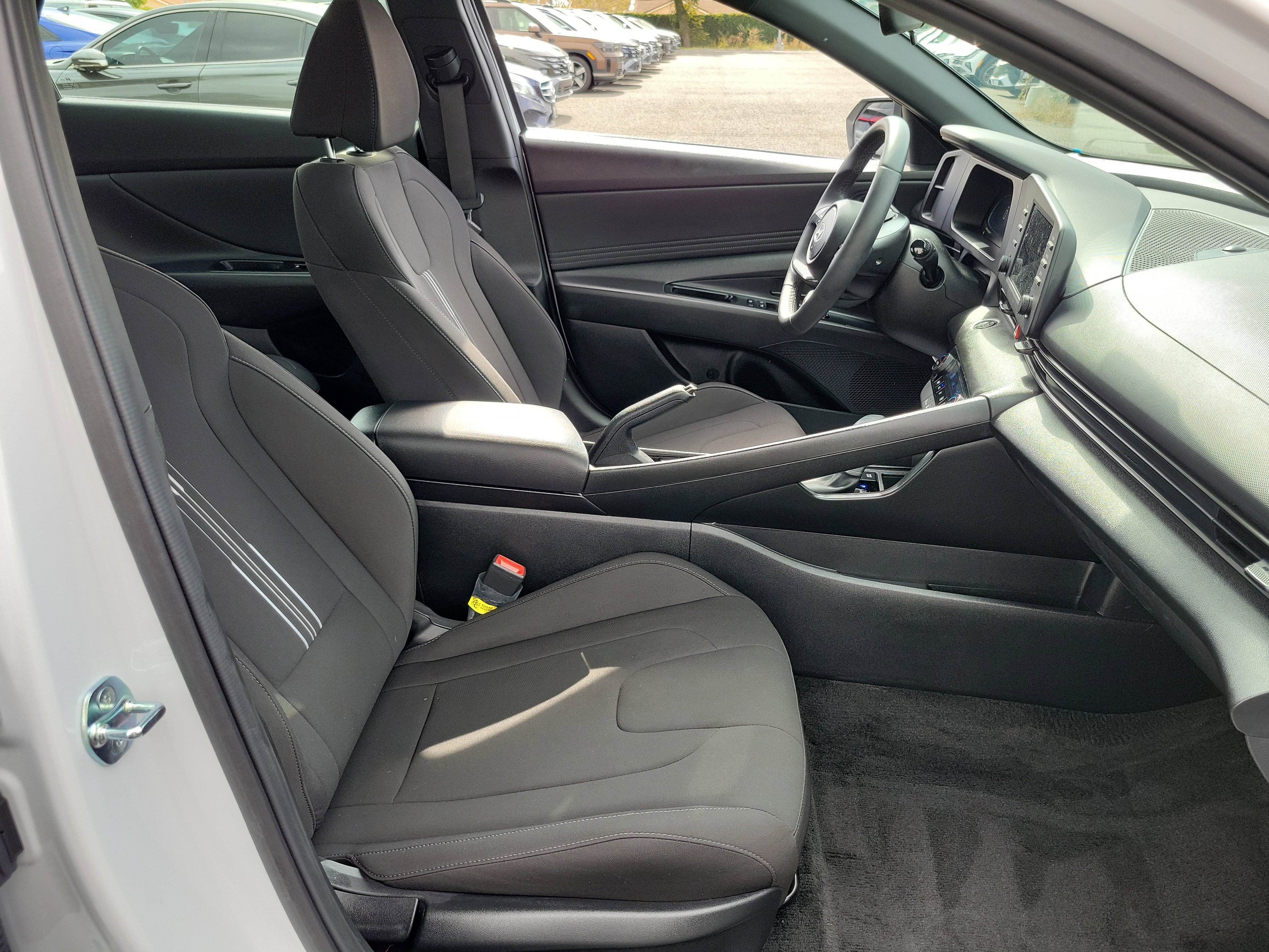 Certified 2025 Hyundai Elantra Sport image 18