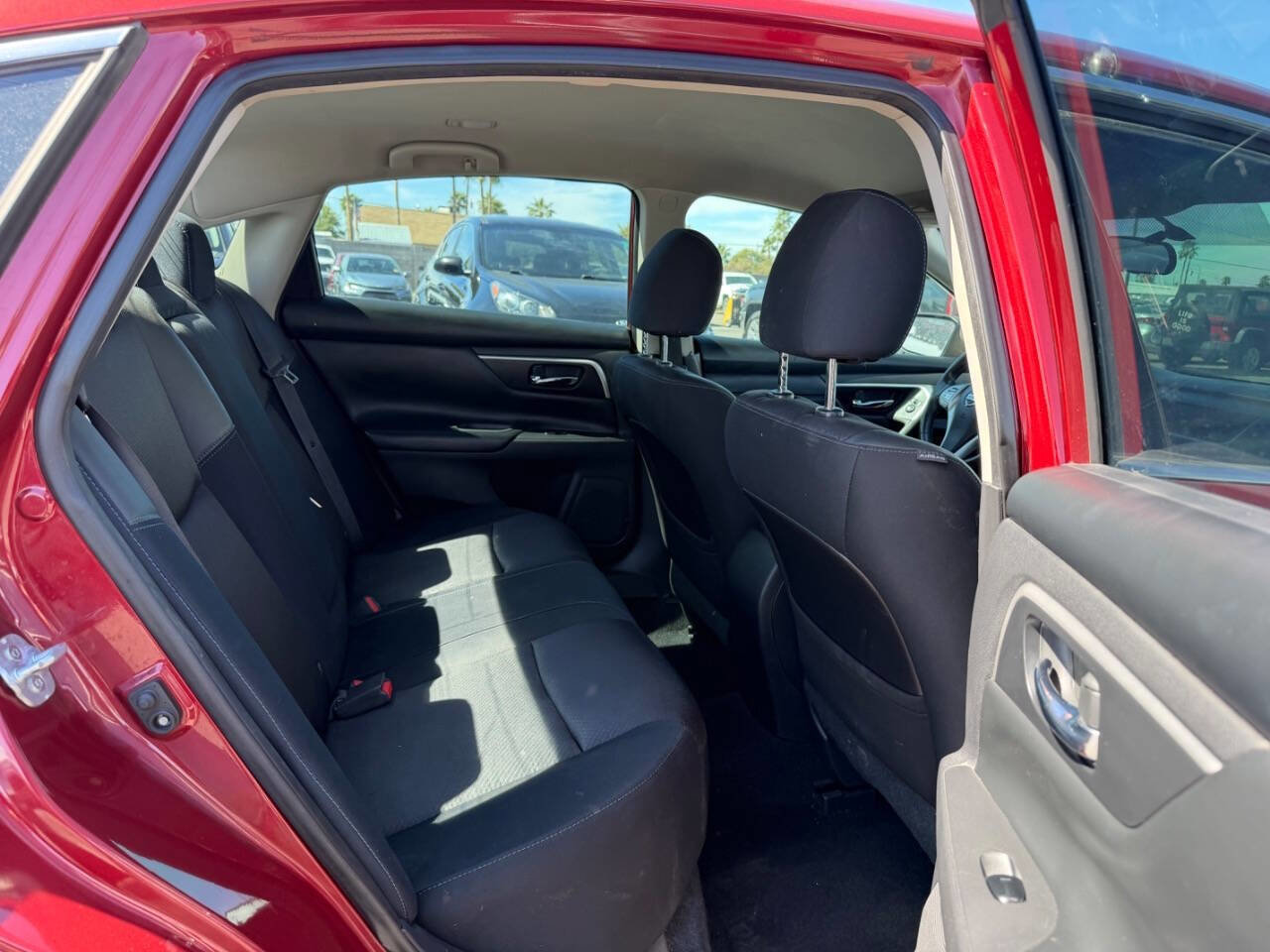 Used 2016 Nissan Altima 2.5 SR w/ LED Appearance Package image 27