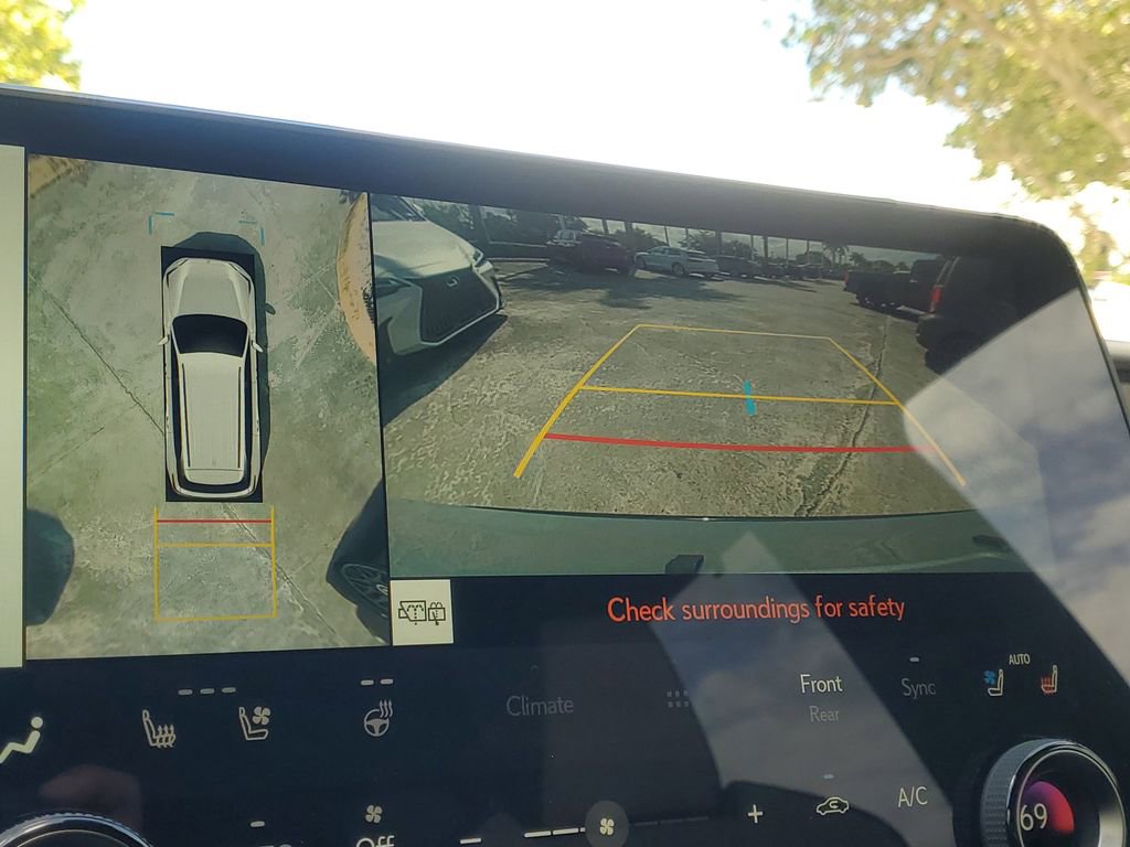 Used 2025 Lexus TX 500h AWD w/ Technology Package image 28