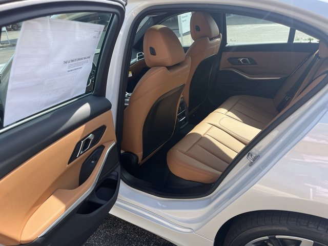 New 2025 BMW 330i xDrive Sedan w/ Premium Package AWD/4WD image 19