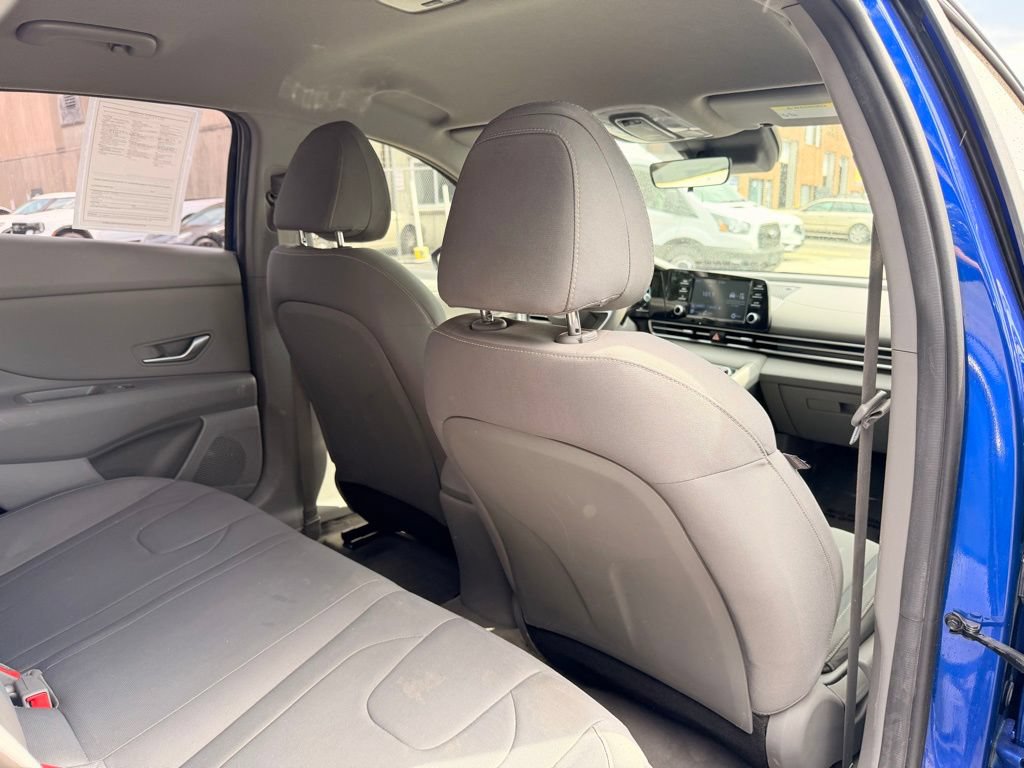 Used 2022 Hyundai Elantra SEL w/ Convenience Package FWD image 18
