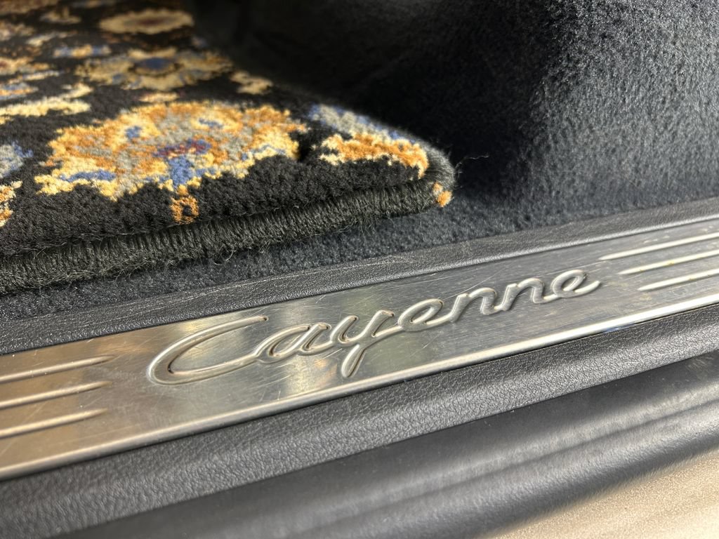 Used 2016 Porsche Cayenne AWD/4WD image 15