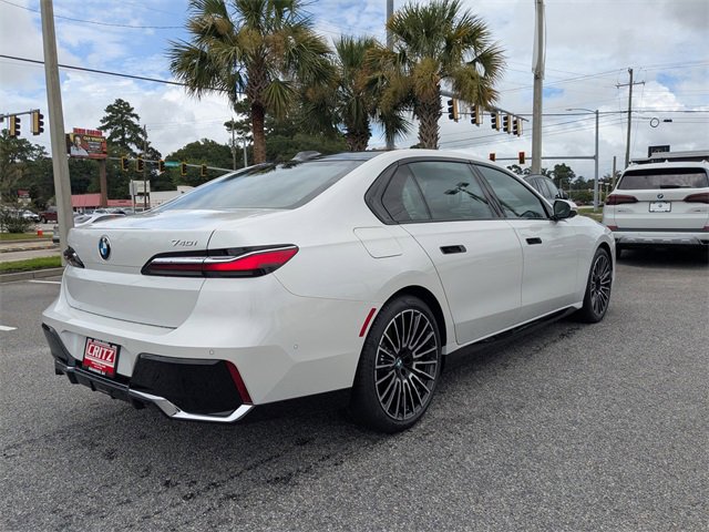 New 2025 BMW 740i image 5