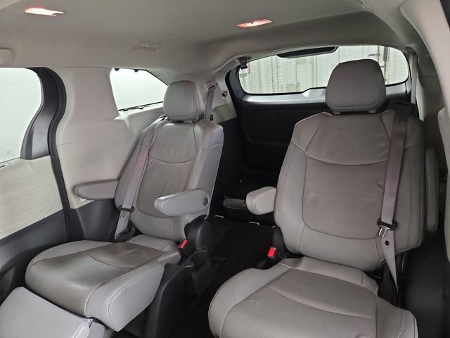Used 2023 Toyota Sienna Limited FWD image 17