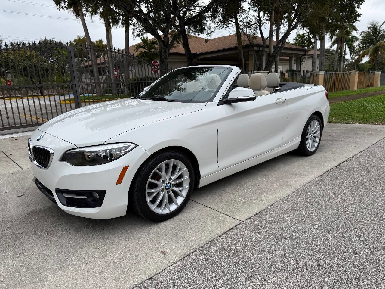 Used 2016 BMW 228i Convertible image 10