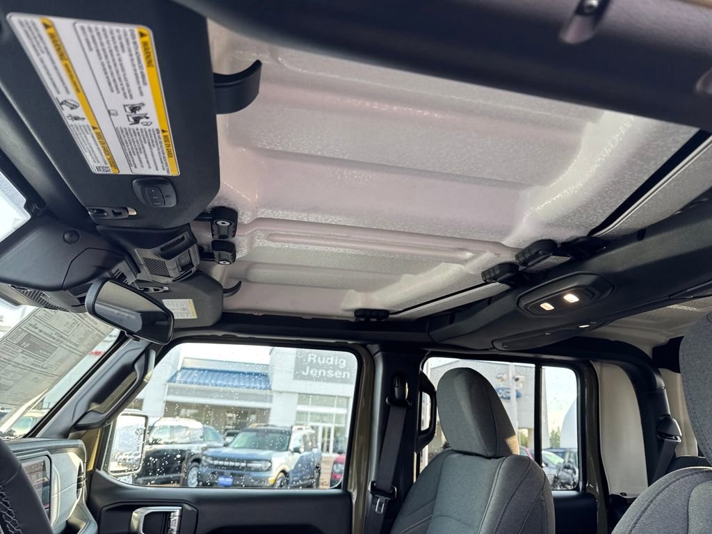 New 2025 Jeep Gladiator Sport w/ Dual Top Group image 20