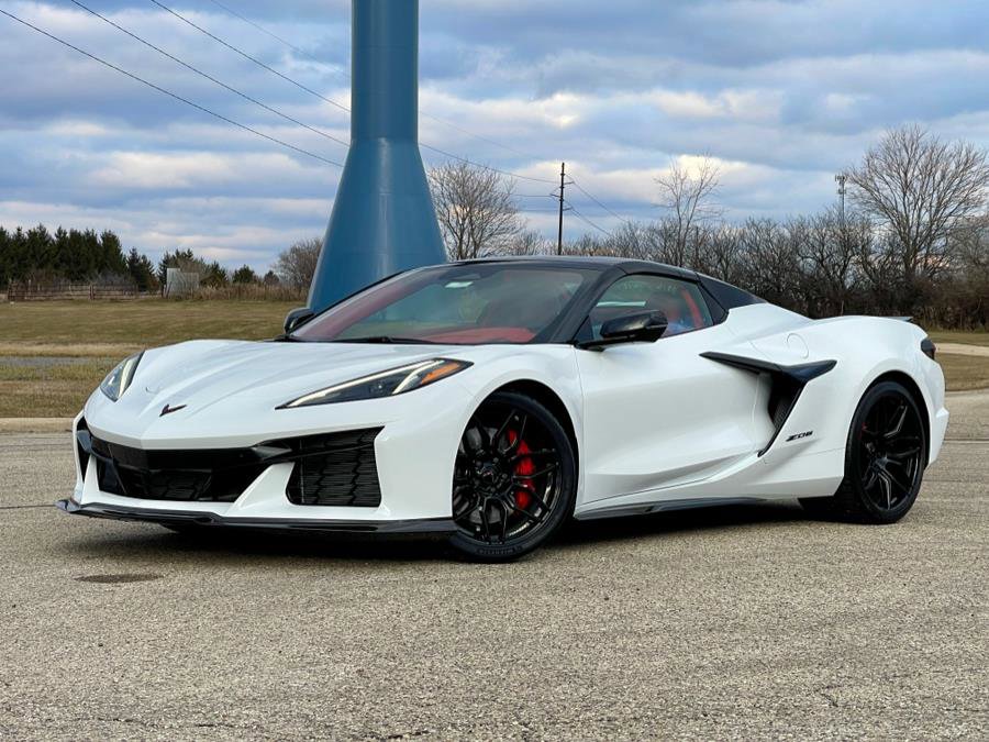 Used 2024 Chevrolet Corvette Z06 image 3