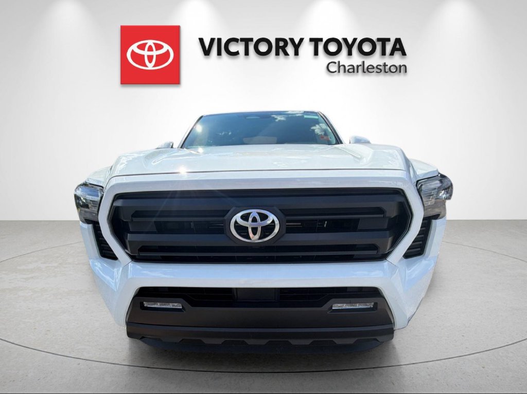 Used 2025 Toyota Tacoma SR5 AWD/4WD image 8