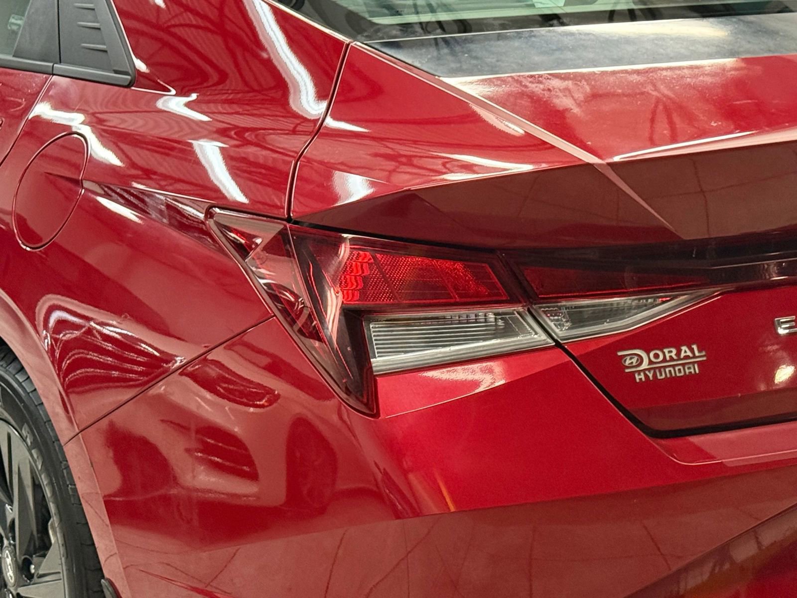 Used 2023 Hyundai Elantra SEL image 12