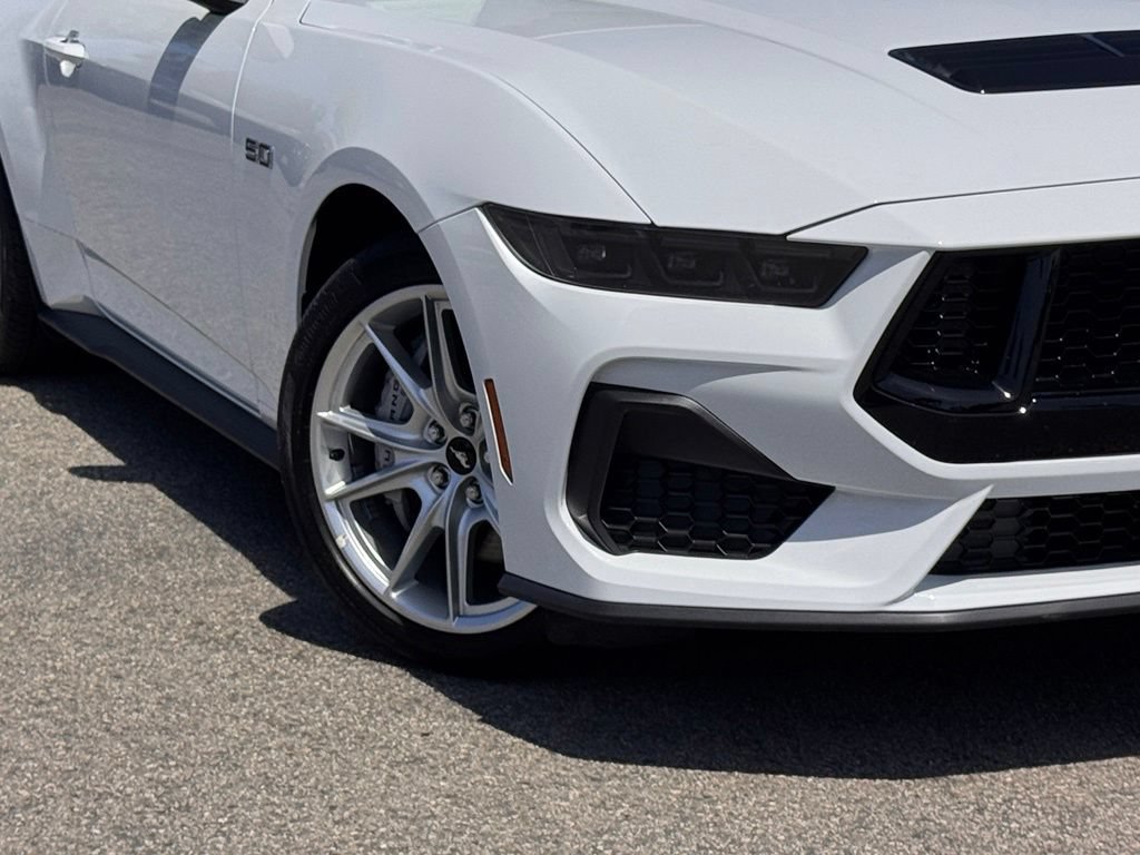 Used 2025 Ford Mustang GT Premium RWD image 4