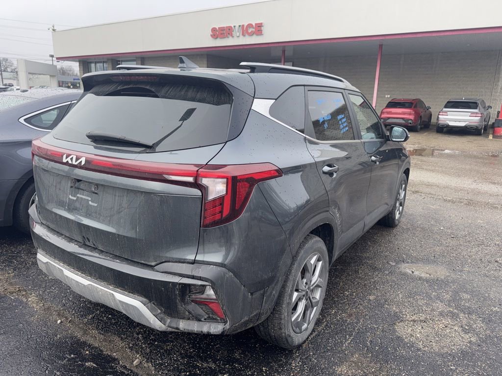 Used 2024 Kia Seltos S image 3