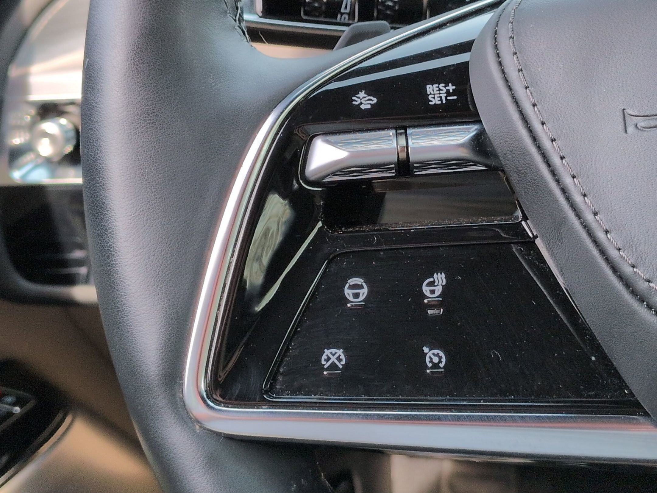 Used 2024 Cadillac Lyriq Sport w/ Nappa Leather Package image 19