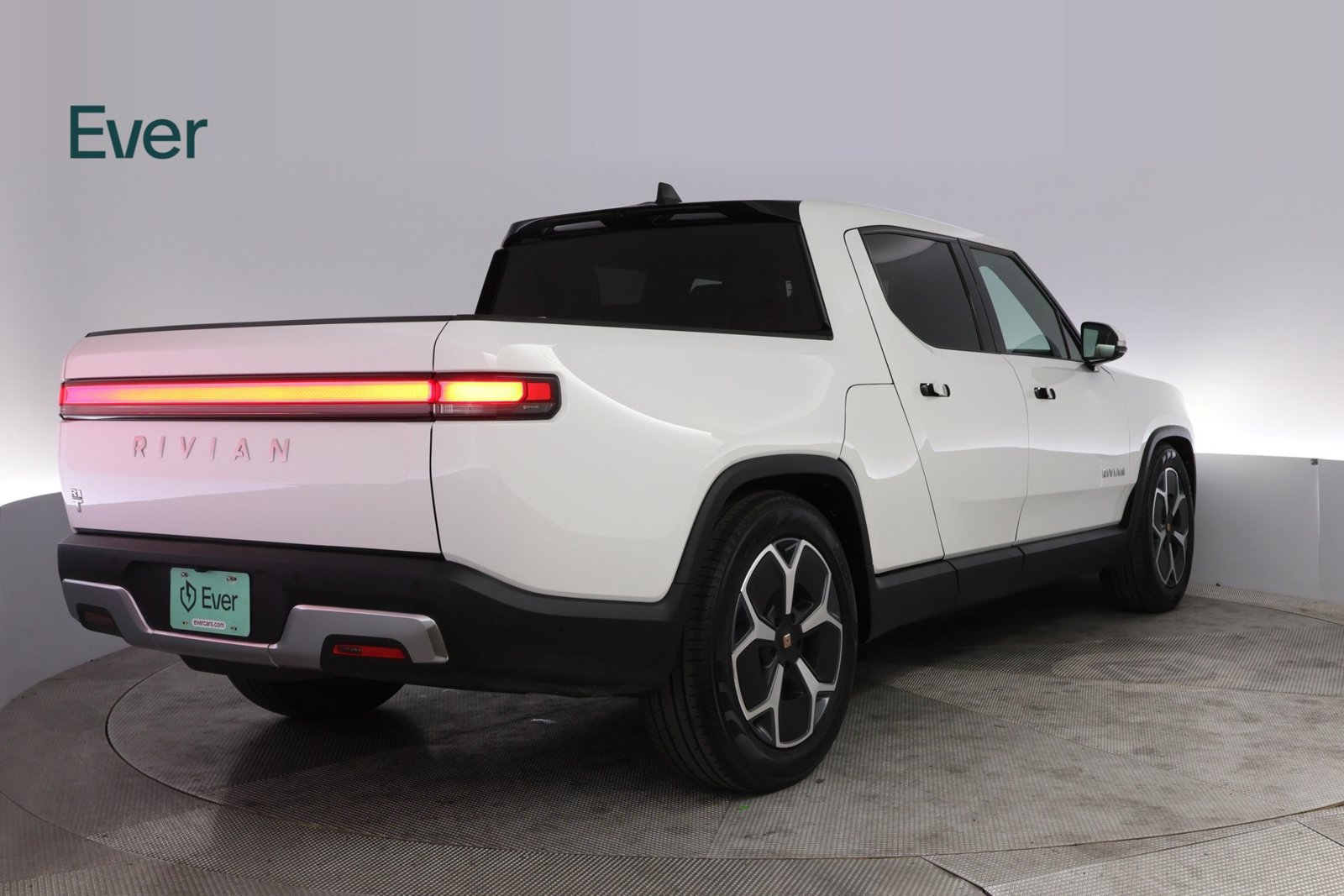 Used 2023 Rivian R1T Adventure Dual AWD/4WD image 3