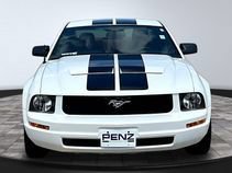 Used 2005 Ford Mustang Premium RWD image 2