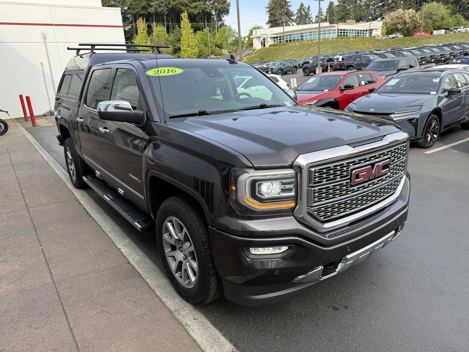 Used 2016 GMC Sierra 1500 Denali w/ Enhanced Driver Alert Package AWD/4WD image 7