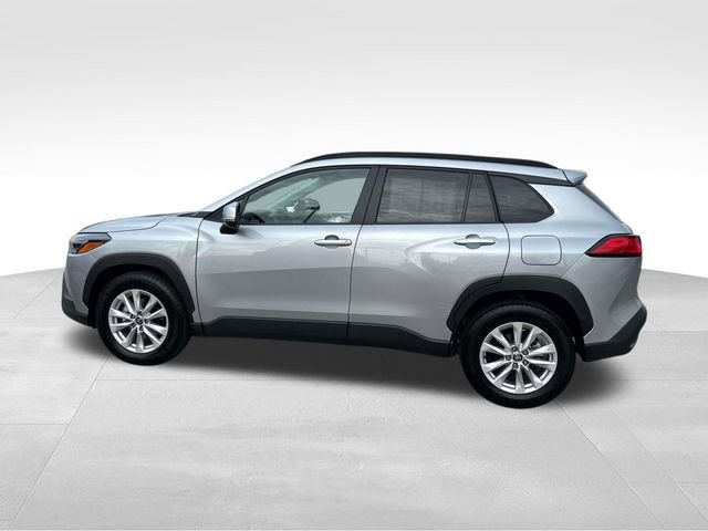 Used 2024 Toyota Corolla Cross LE image 5