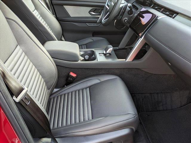 New 2025 Land Rover Discovery Sport Dynamic SE image 18