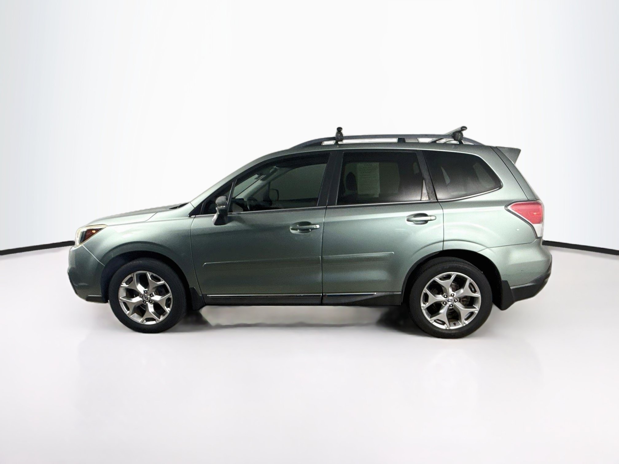 Used 2017 Subaru Forester 2.5i Touring AWD/4WD image 7