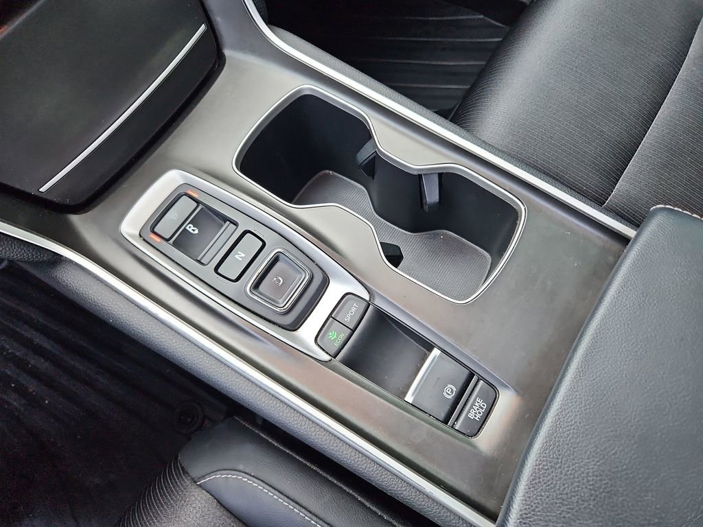 Used 2018 Honda Accord Sport image 19