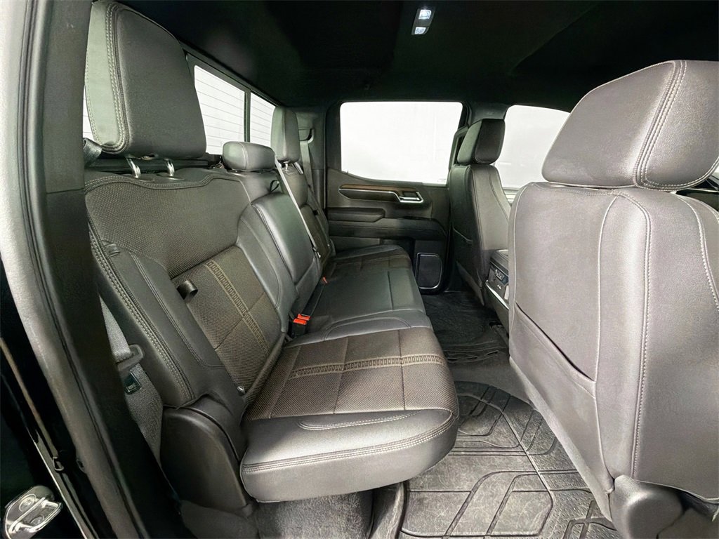 Used 2023 Chevrolet Silverado 1500 High Country w/ Technology Package image 28