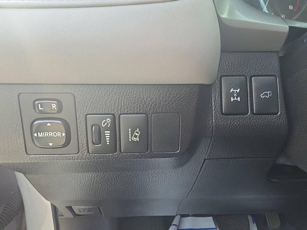 Used 2017 Toyota RAV4 XLE image 21