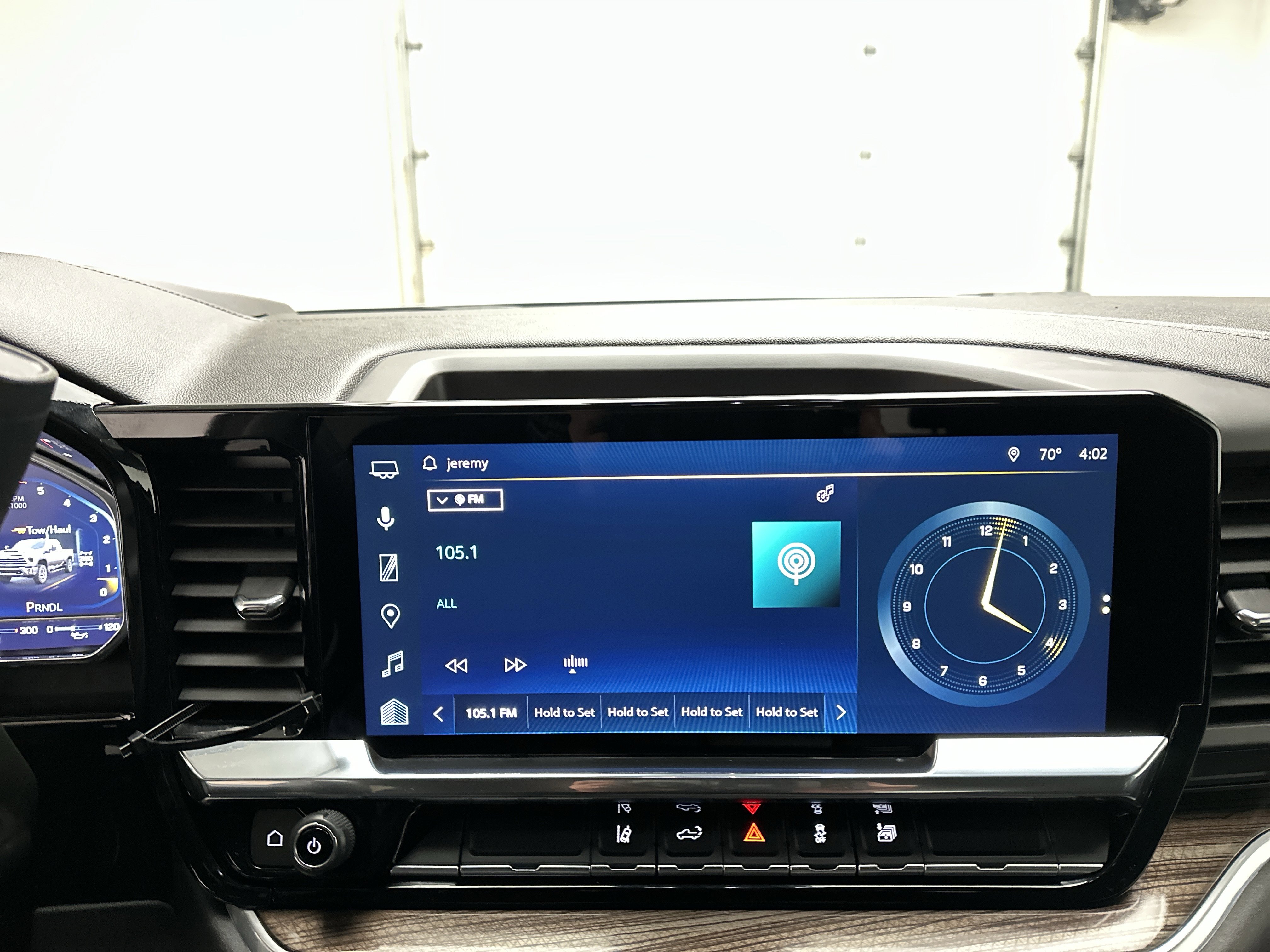 Used 2025 Chevrolet Silverado 2500 LT w/ Convenience Package image 32