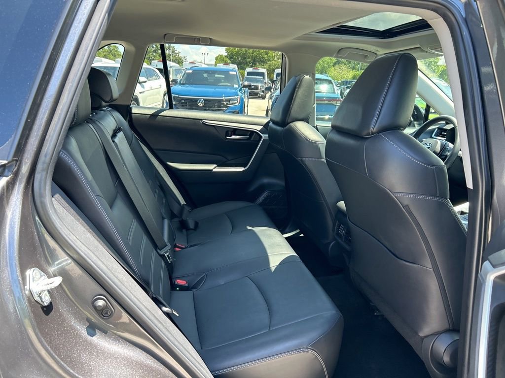 Used 2023 Toyota RAV4 XLE Premium image 39