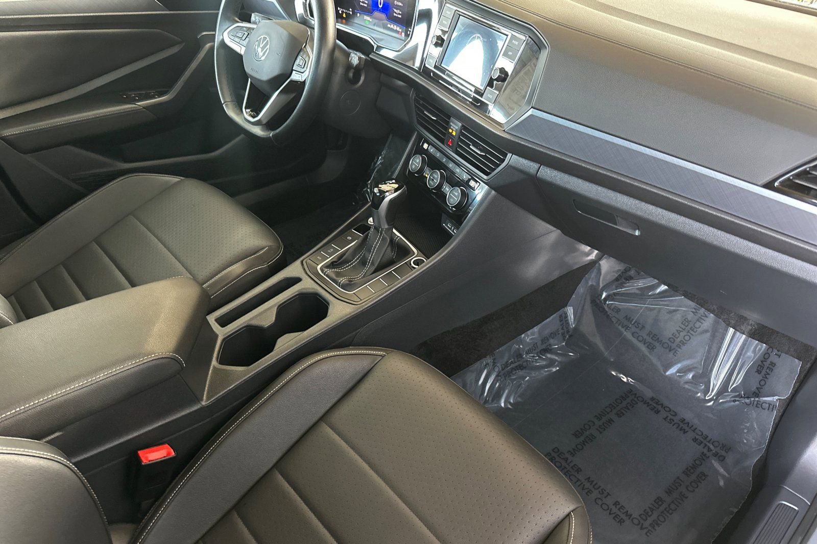 Used 2024 Volkswagen Jetta SE image 17