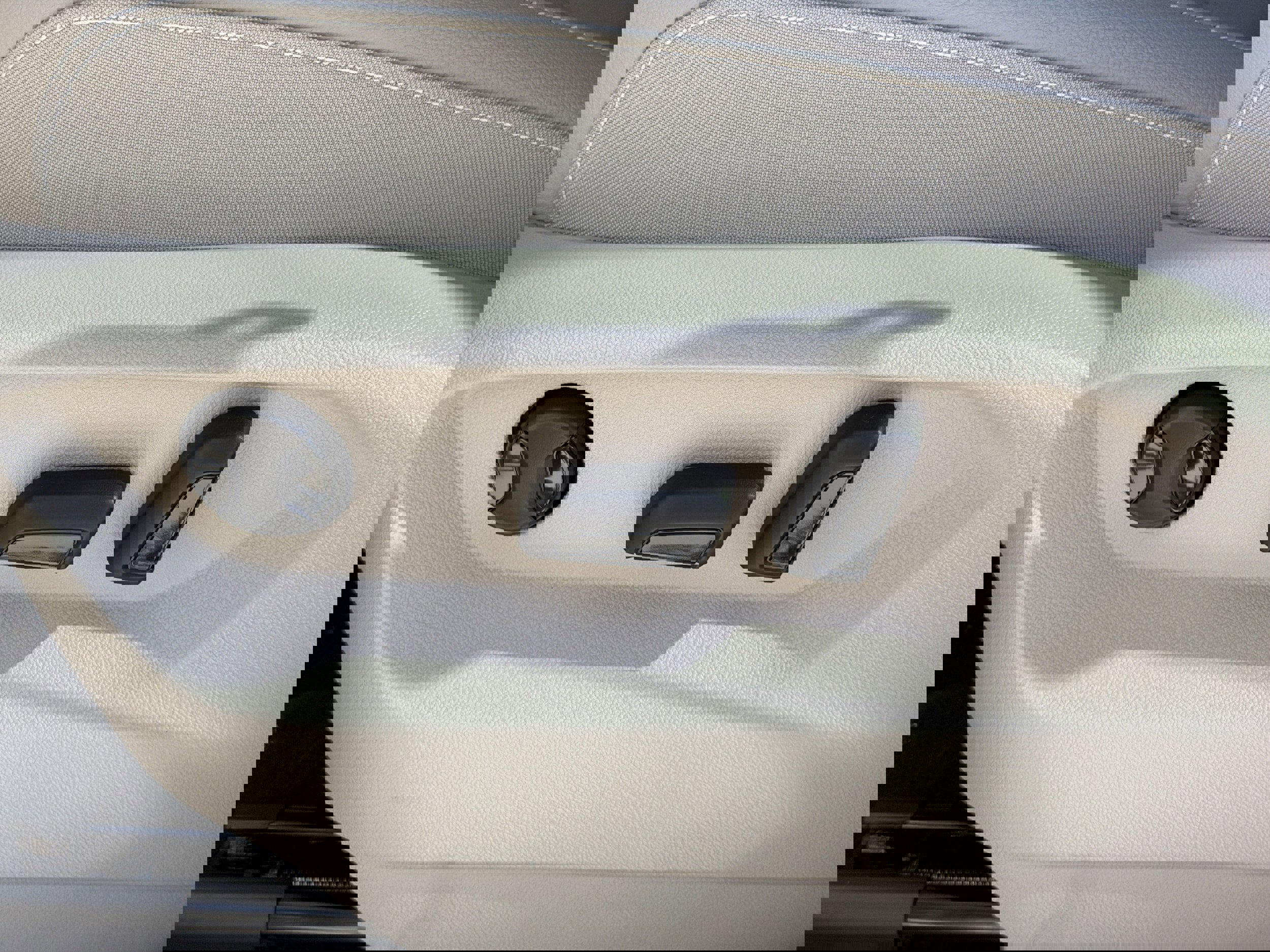 New 2026 Volkswagen Atlas SE image 18