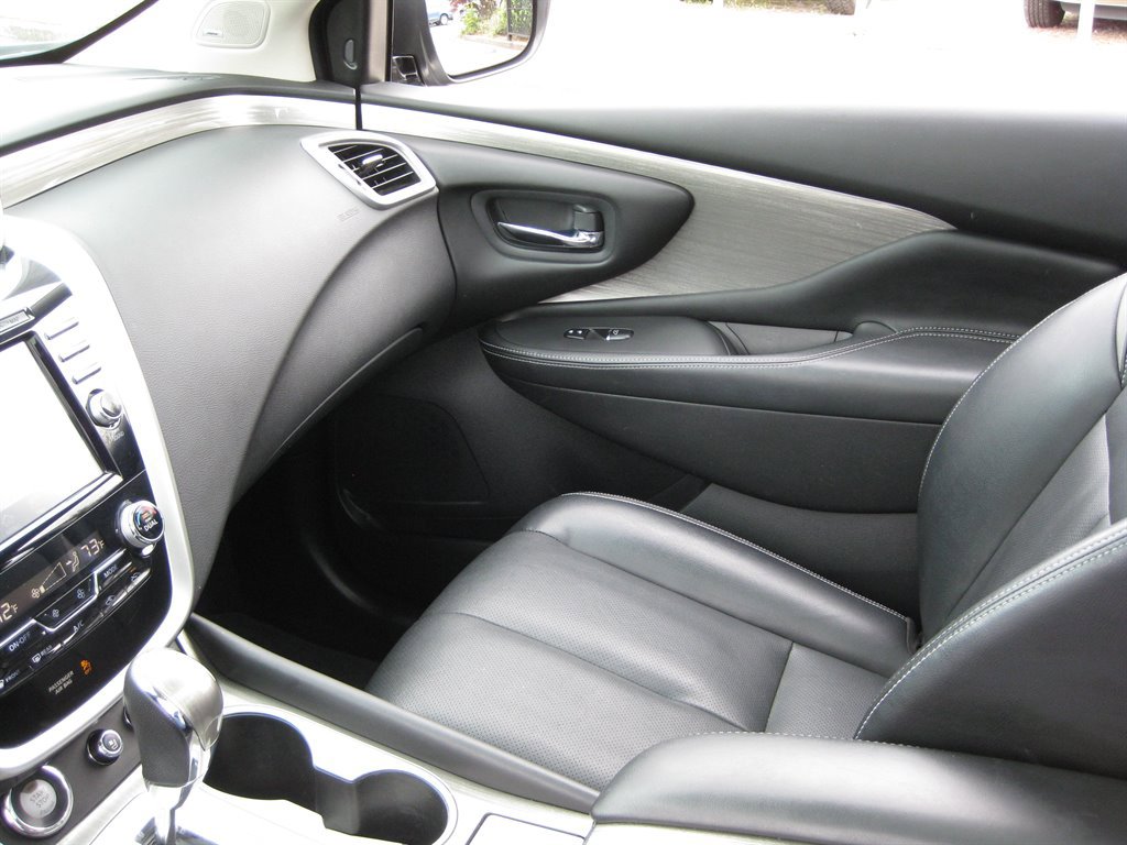 Used 2017 Nissan Murano Platinum w/ Platinum Technology Package FWD image 21