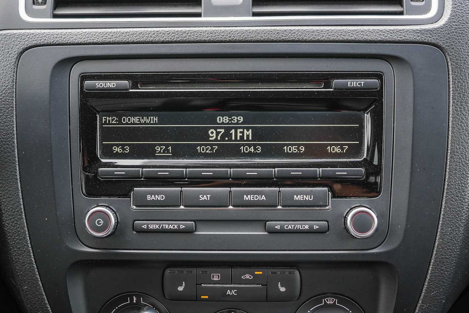Used 2014 Volkswagen Jetta SE FWD image 17