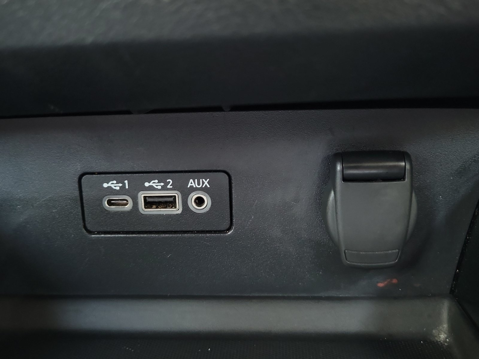 Used 2024 Nissan Altima 2.5 SV FWD image 18