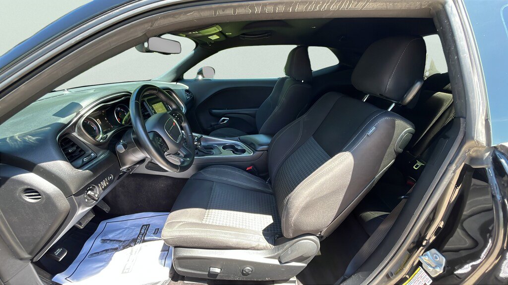 Used 2017 Dodge Challenger R/T RWD image 14