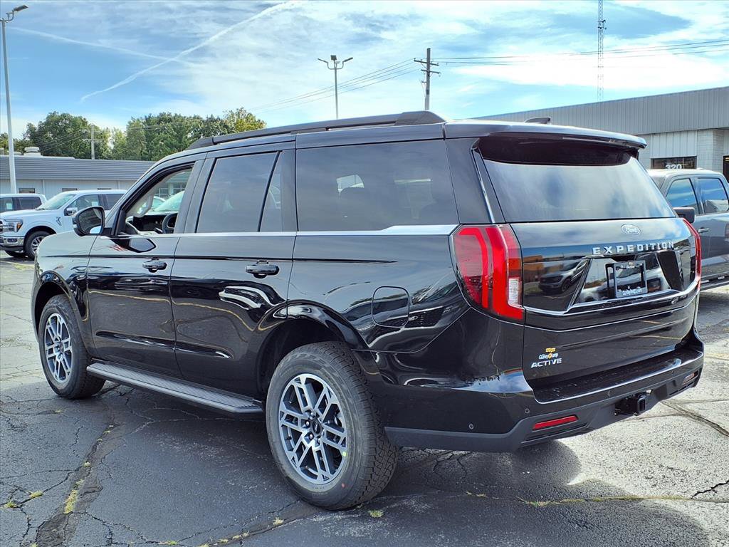 New 2025 Ford Expedition Active image 10