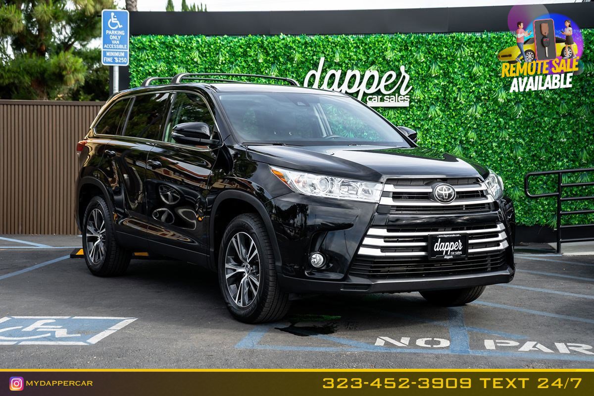 Used 2019 Toyota Highlander Plus w/ Carpet Mat Package (TMS) FWD image 3