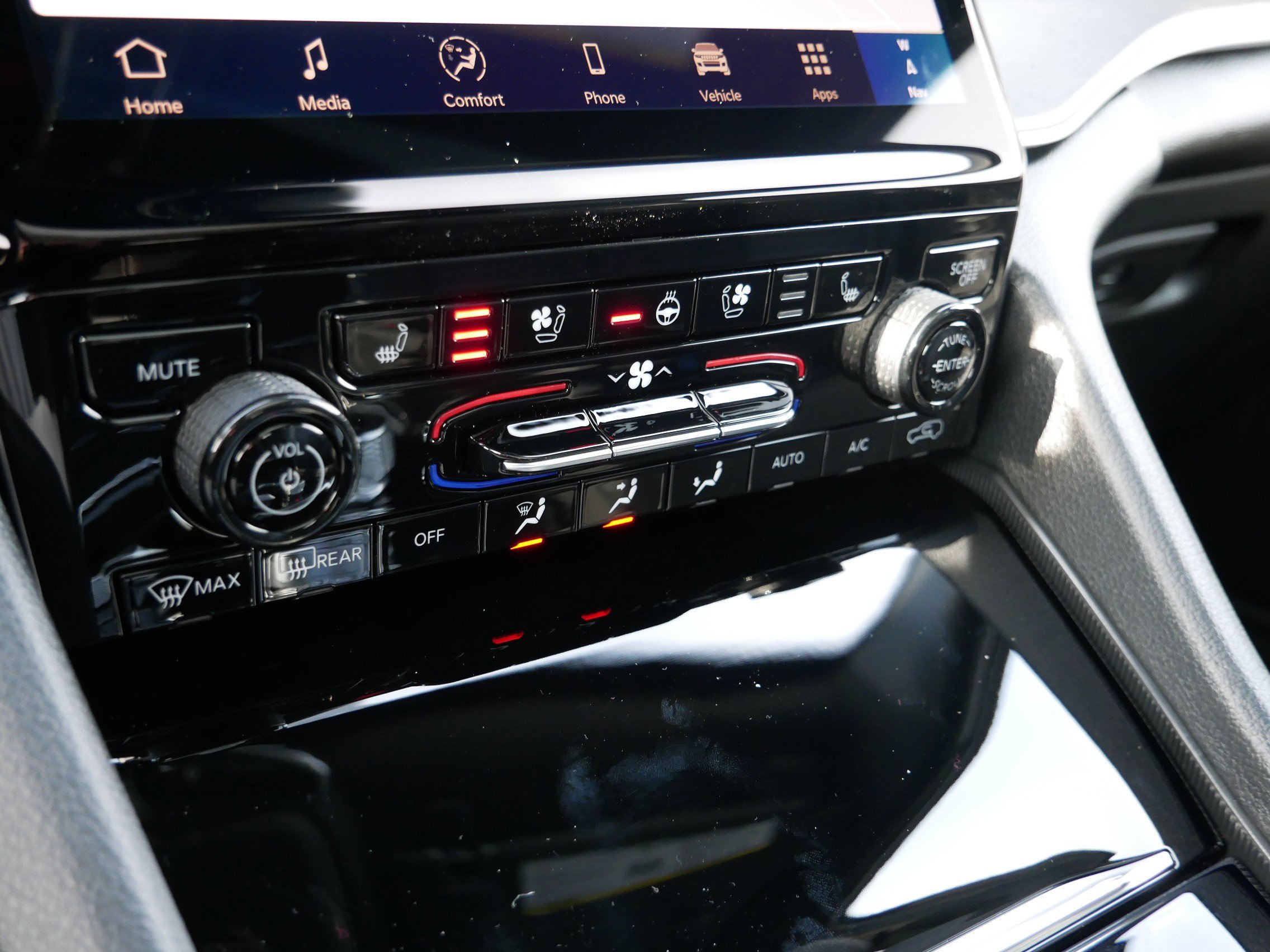 New 2025 Jeep Grand Cherokee L Limited image 16