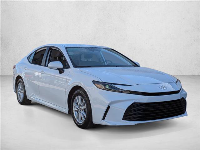 Used 2025 Toyota Camry LE image 3