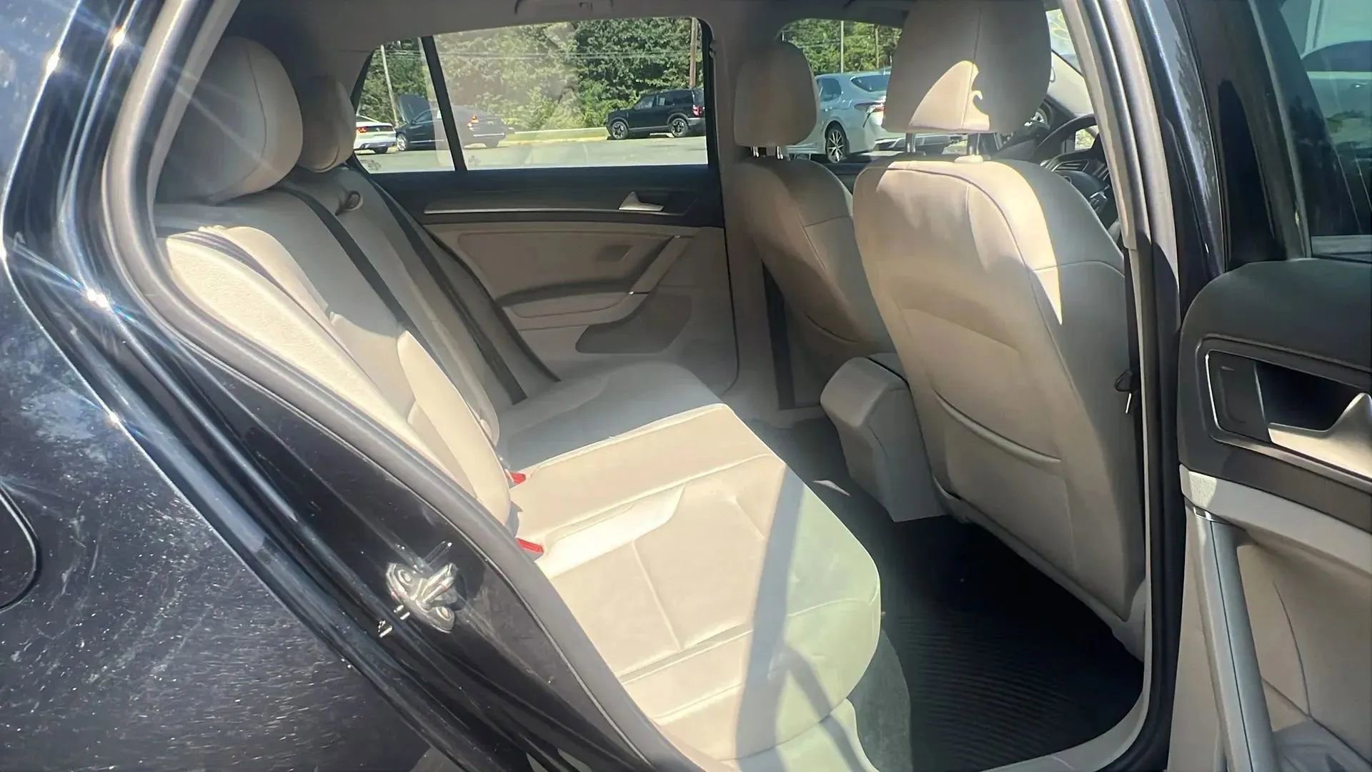 Used 2020 Volkswagen Golf 4-Door image 31